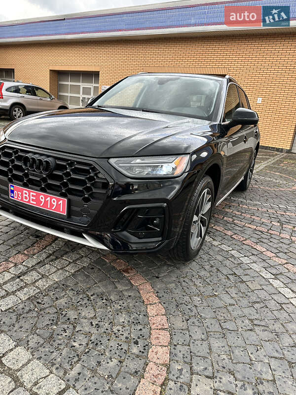 Позашляховик / Кросовер Audi Q5 2021 в Луцьку
