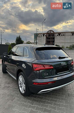Позашляховик / Кросовер Audi Q5 2018 в 