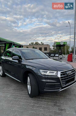 Позашляховик / Кросовер Audi Q5 2018 в 