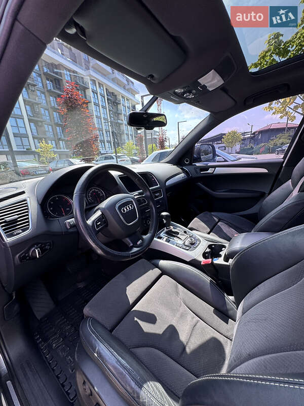 Позашляховик / Кросовер Audi Q5 2011 в Ужгороді