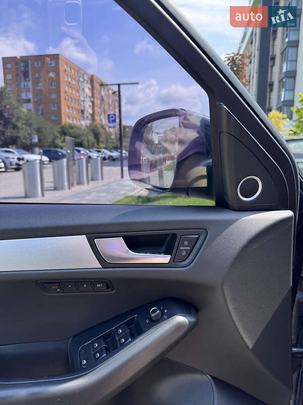 Позашляховик / Кросовер Audi Q5 2011 в Ужгороді