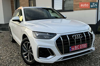 Внедорожник / Кроссовер Audi Q5 2021 в 