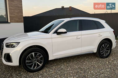 Внедорожник / Кроссовер Audi Q5 2021 в 