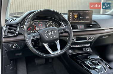 Внедорожник / Кроссовер Audi Q5 2021 в 