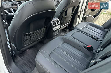 Внедорожник / Кроссовер Audi Q5 2021 в 
