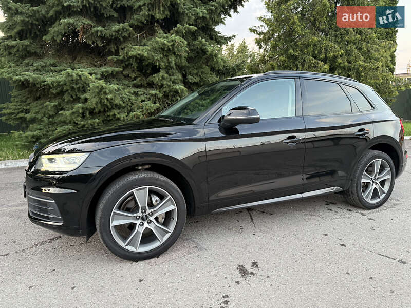 Позашляховик / Кросовер Audi Q5 2019 в Києві