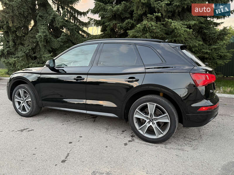 Позашляховик / Кросовер Audi Q5 2019 в Києві