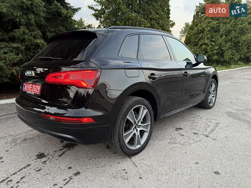 Позашляховик / Кросовер Audi Q5 2019 в Києві
