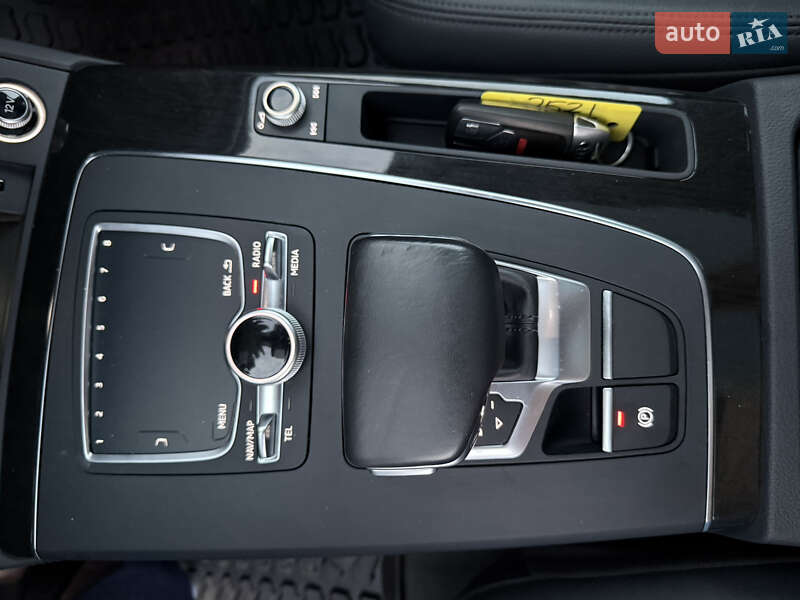 Позашляховик / Кросовер Audi Q5 2019 в Києві