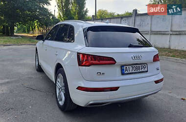 Внедорожник / Кроссовер Audi Q5 2018 в 