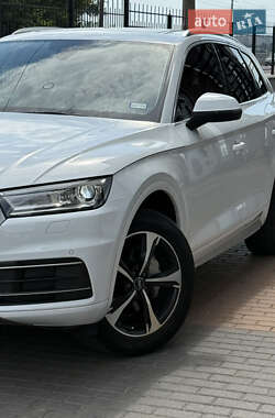 Внедорожник / Кроссовер Audi Q5 2020 в 
