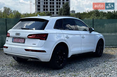 Позашляховик / Кросовер Audi Q5 2017 в 