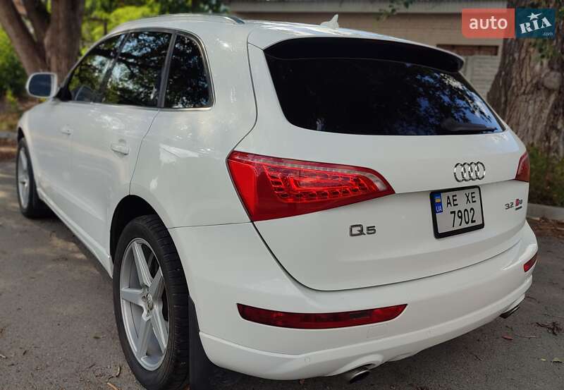 Внедорожник / Кроссовер Audi Q5 2009 в Днепре
