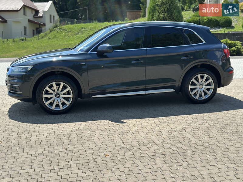 Позашляховик / Кросовер Audi Q5 2017 в Львові
