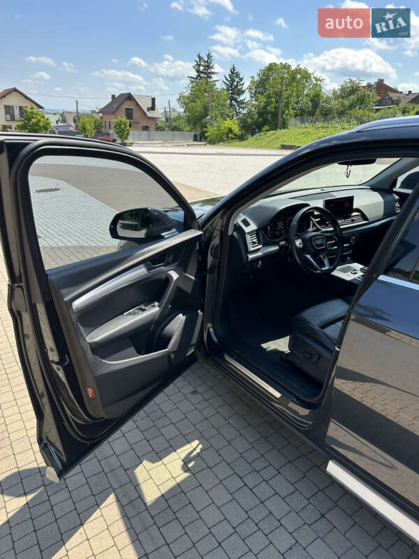 Позашляховик / Кросовер Audi Q5 2017 в Львові