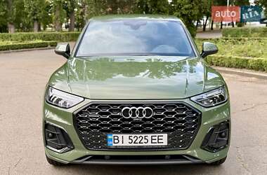 Внедорожник / Кроссовер Audi Q5 2021 в 