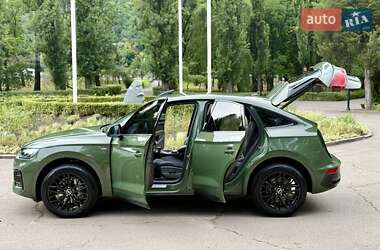 Внедорожник / Кроссовер Audi Q5 2021 в 