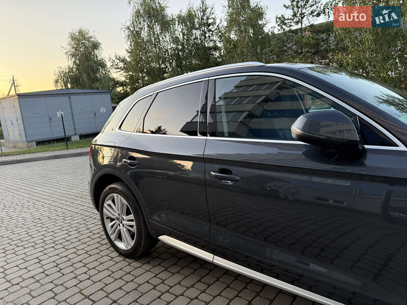 Позашляховик / Кросовер Audi Q5 2018 в Новояворівську
