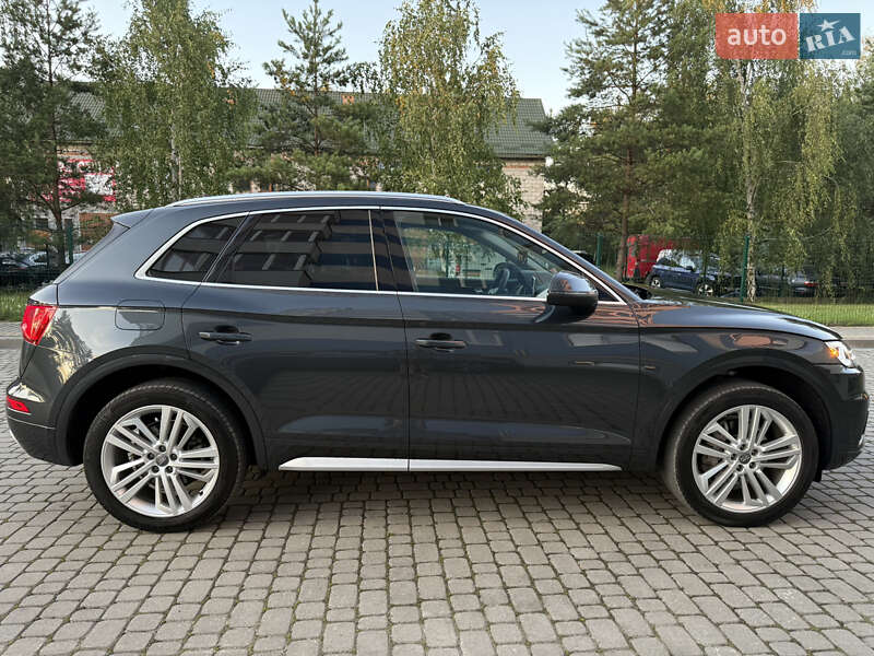 Позашляховик / Кросовер Audi Q5 2018 в Новояворівську
