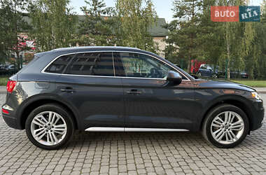 Внедорожник / Кроссовер Audi Q5 2018 в 