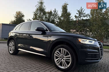 Внедорожник / Кроссовер Audi Q5 2018 в 