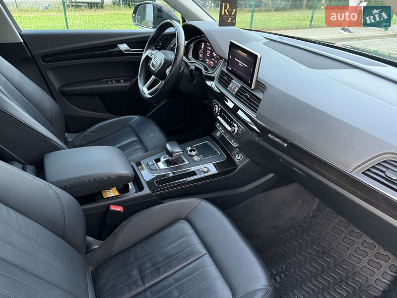 Позашляховик / Кросовер Audi Q5 2018 в Новояворівську