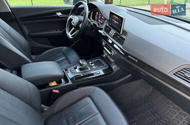 Внедорожник / Кроссовер Audi Q5 2018 в 