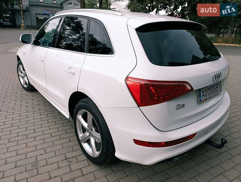 Внедорожник / Кроссовер Audi Q5 2011 в Ужгороде