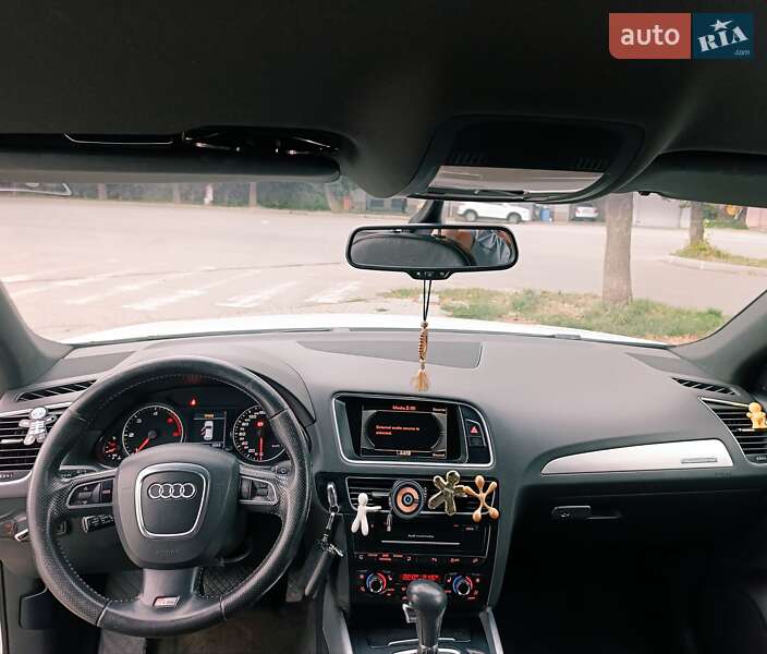 Внедорожник / Кроссовер Audi Q5 2011 в Ужгороде