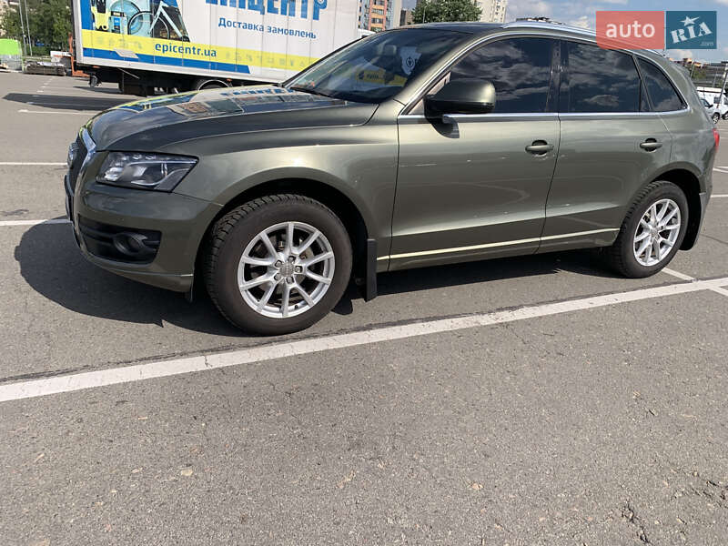 Позашляховик / Кросовер Audi Q5 2011 в Києві