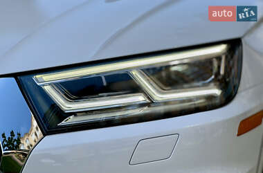 Внедорожник / Кроссовер Audi Q5 2018 в 