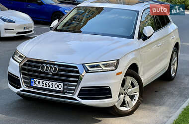 Внедорожник / Кроссовер Audi Q5 2018 в 