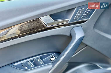 Внедорожник / Кроссовер Audi Q5 2018 в 
