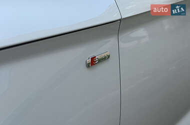 Внедорожник / Кроссовер Audi Q5 2021 в 