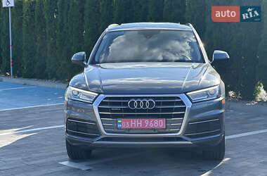 Позашляховик / Кросовер Audi Q5 2018 в 
