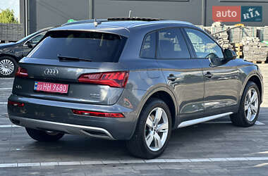 Позашляховик / Кросовер Audi Q5 2018 в 