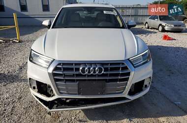 Внедорожник / Кроссовер Audi Q5 2020 в 