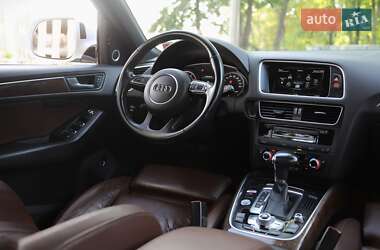 Внедорожник / Кроссовер Audi Q5 2016 в 