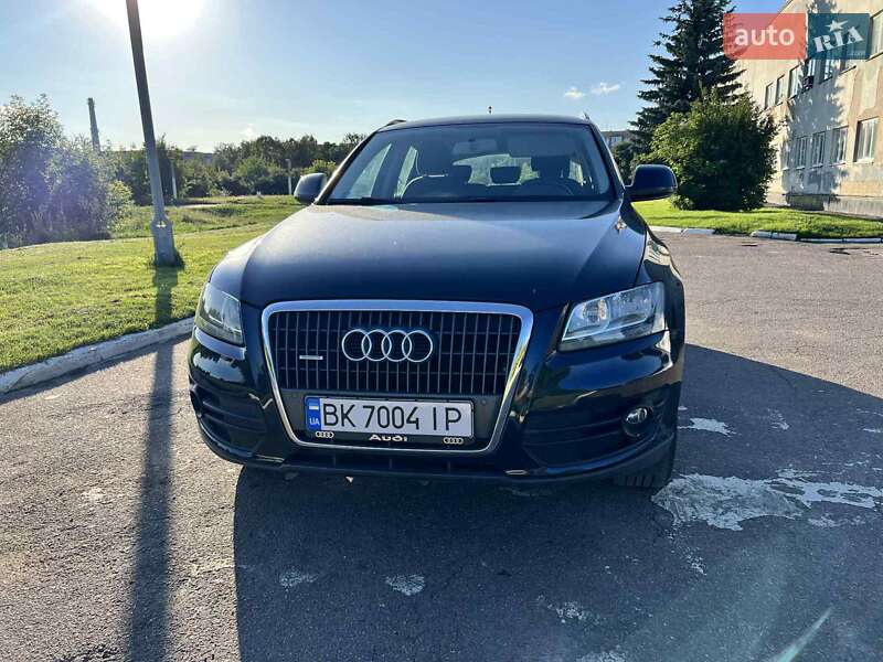Внедорожник / Кроссовер Audi Q5 2010 в 