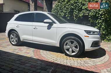 Внедорожник / Кроссовер Audi Q5 2017 в 
