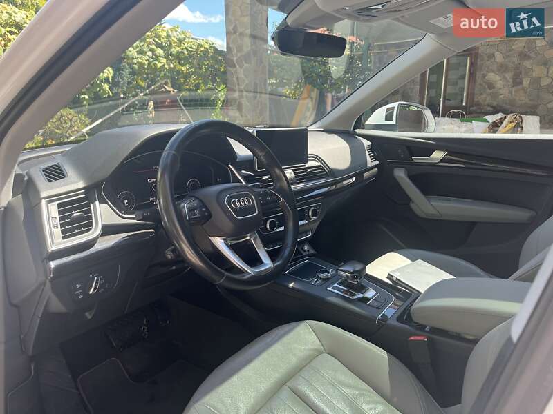 Позашляховик / Кросовер Audi Q5 2017 в Львові