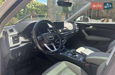 Внедорожник / Кроссовер Audi Q5 2017 в 