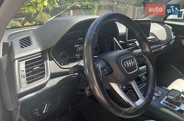 Внедорожник / Кроссовер Audi Q5 2017 в 