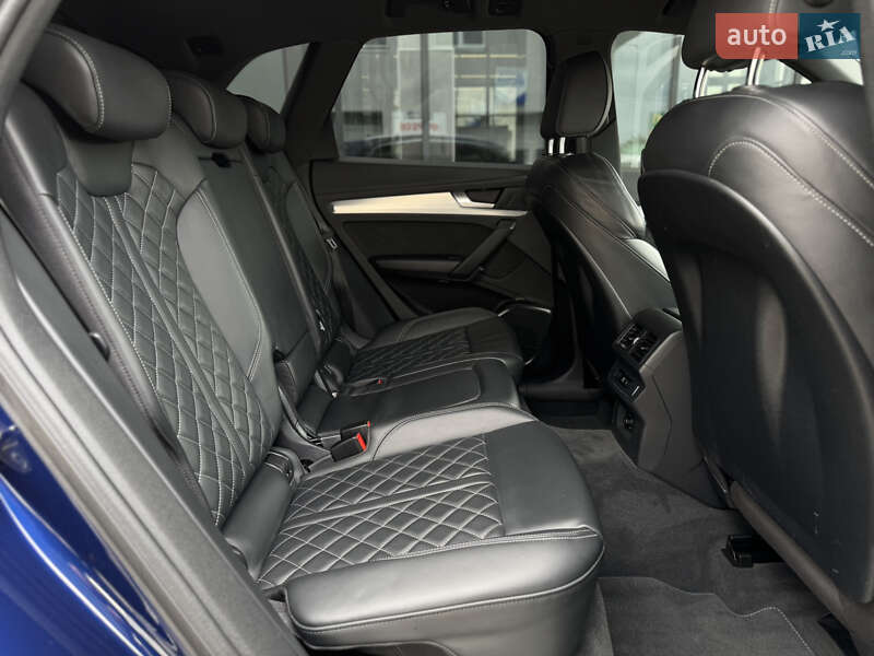Позашляховик / Кросовер Audi Q5 2020 в Луцьку