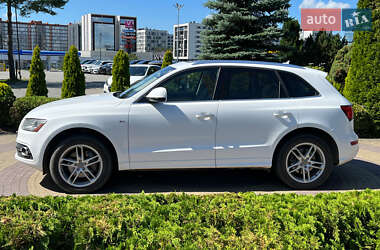 Внедорожник / Кроссовер Audi Q5 2015 в 