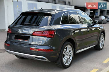 Внедорожник / Кроссовер Audi Q5 2018 в 