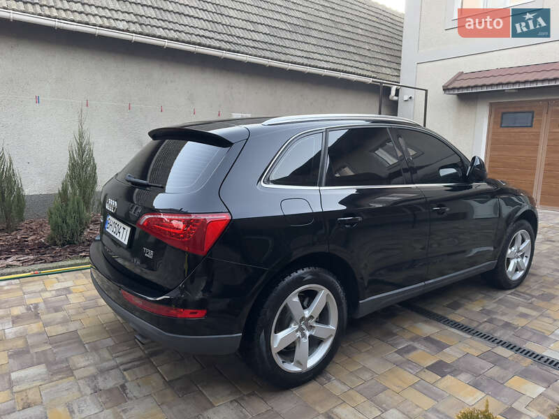 Внедорожник / Кроссовер Audi Q5 2010 в Сарате