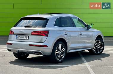 Позашляховик / Кросовер Audi Q5 2018 в 