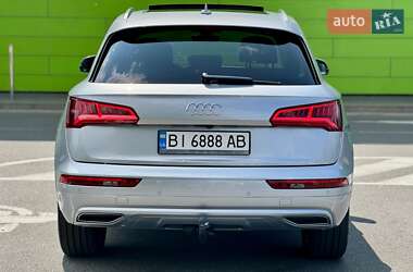 Позашляховик / Кросовер Audi Q5 2018 в 