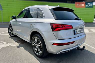 Позашляховик / Кросовер Audi Q5 2018 в 